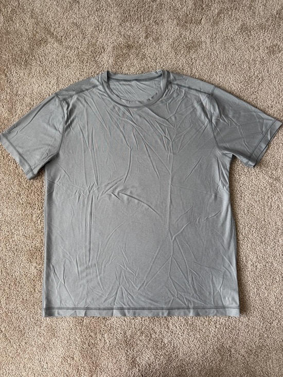 Vuori Other - Vuori Grandview Tech Athletic Short Sleeve Grey T Shirt